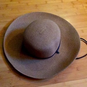 Straw sun hat.  Never worn.